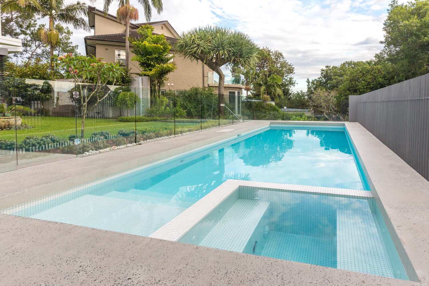 Bauer Residence concrete pool by Wright Pools