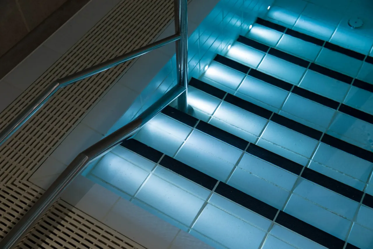 Accessible stepped entry into the pool, Bayswater Gardens