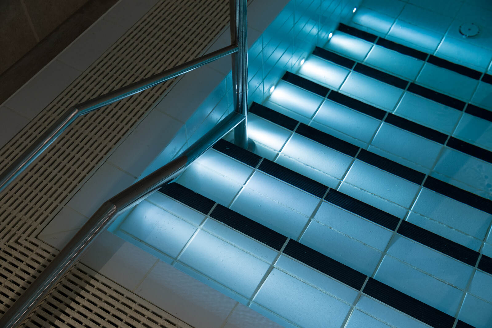 Accessible stepped entry into the pool, Bayswater Gardens