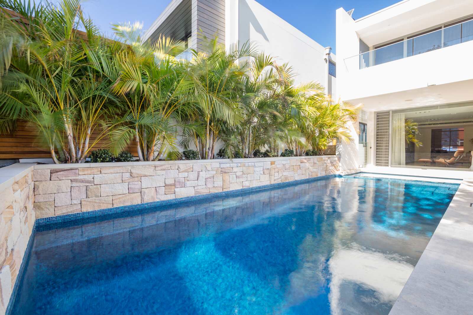 Gupta Residence infinity pool, North Bondi, main view