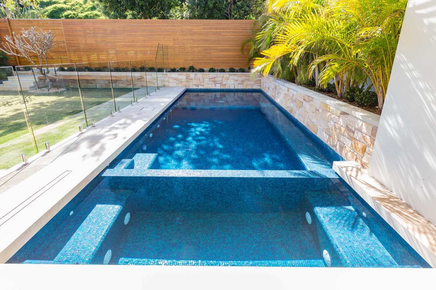 Gupta Residence pool, glass mosaic detail
