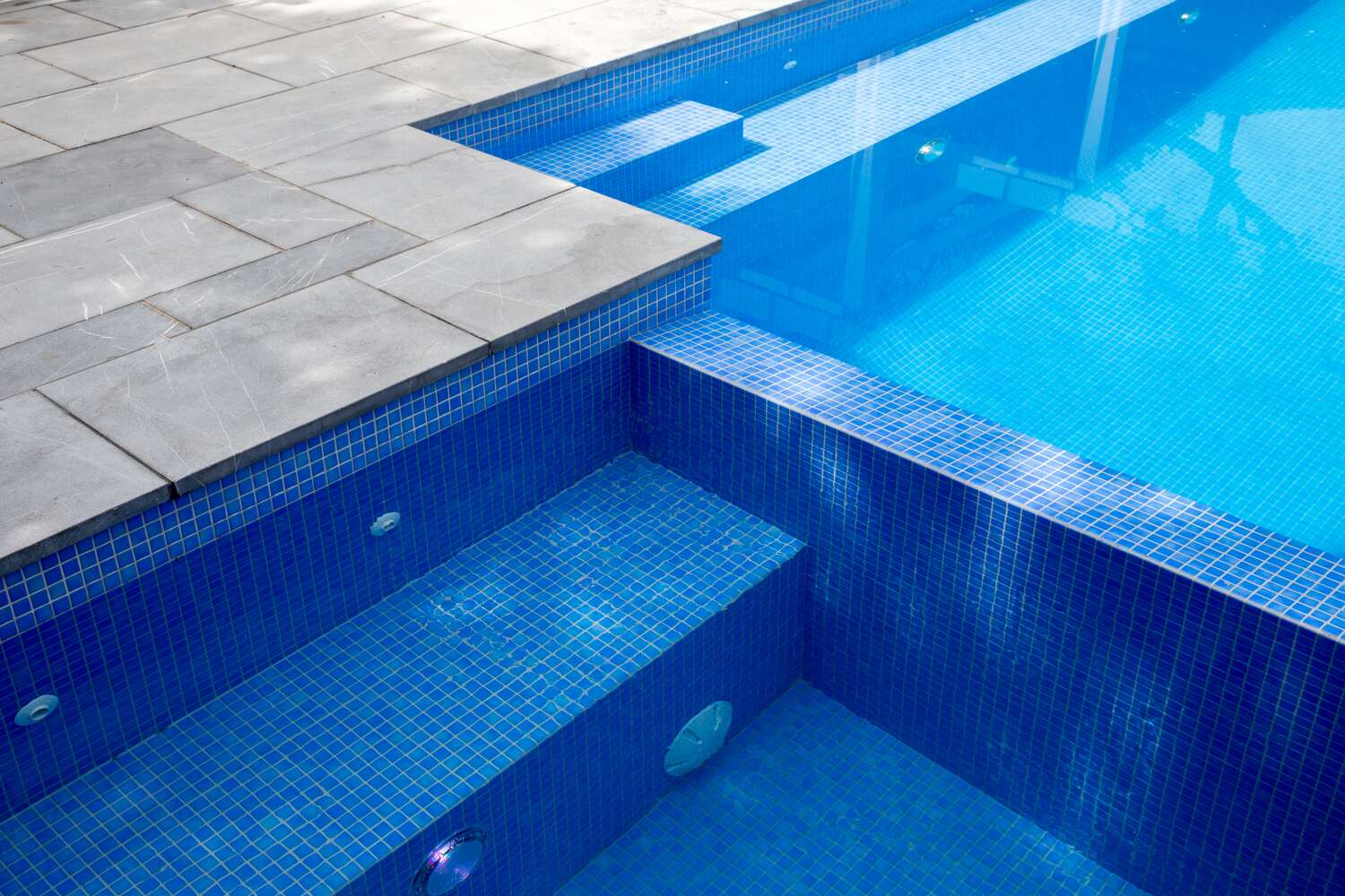 Vaucluse concrete pool, mosaic step detail