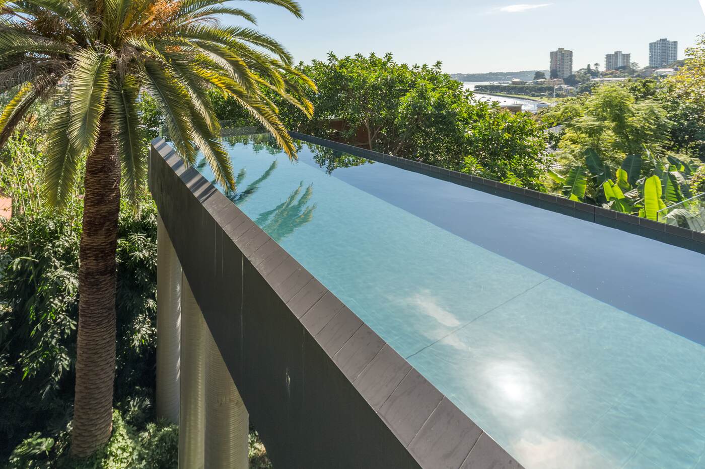Darling Point pool, infinity edge and city view