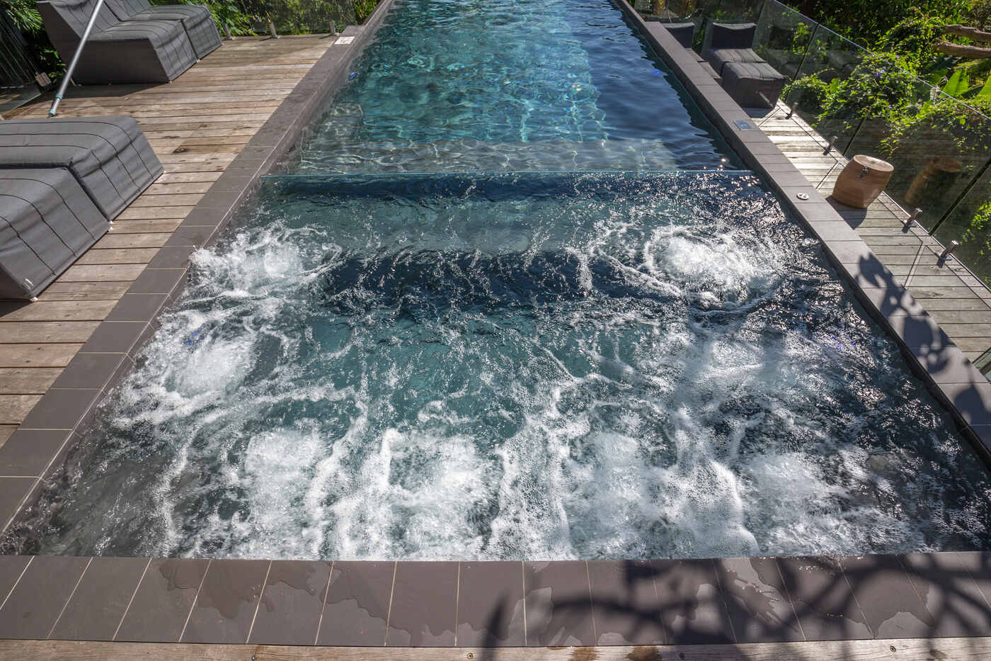 Darling Point pool, spa jets running at the infinity edge