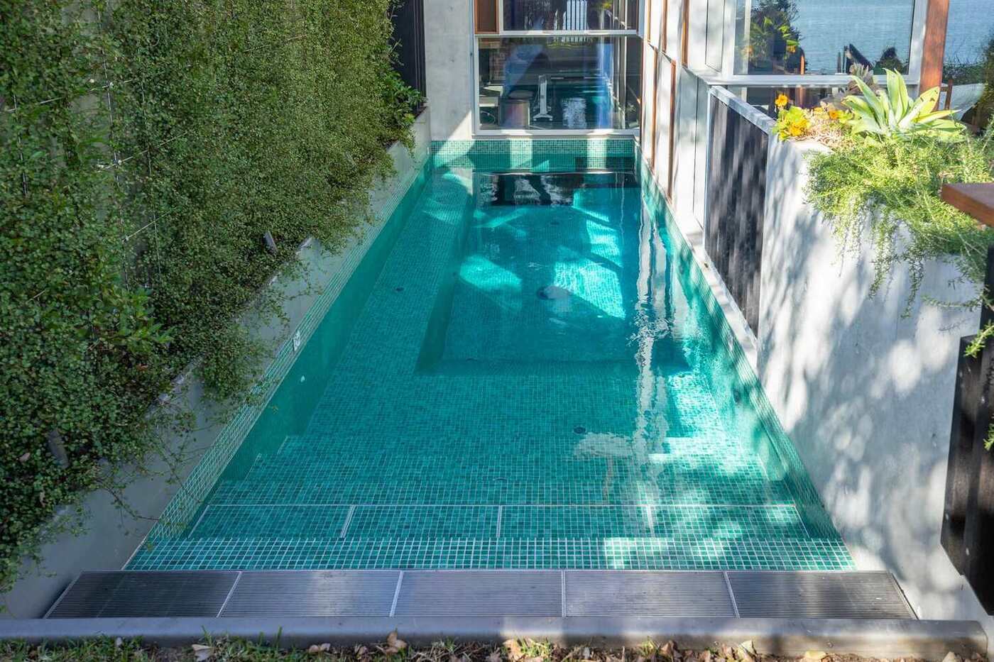 Glass-mosaic pool, Birchgrove