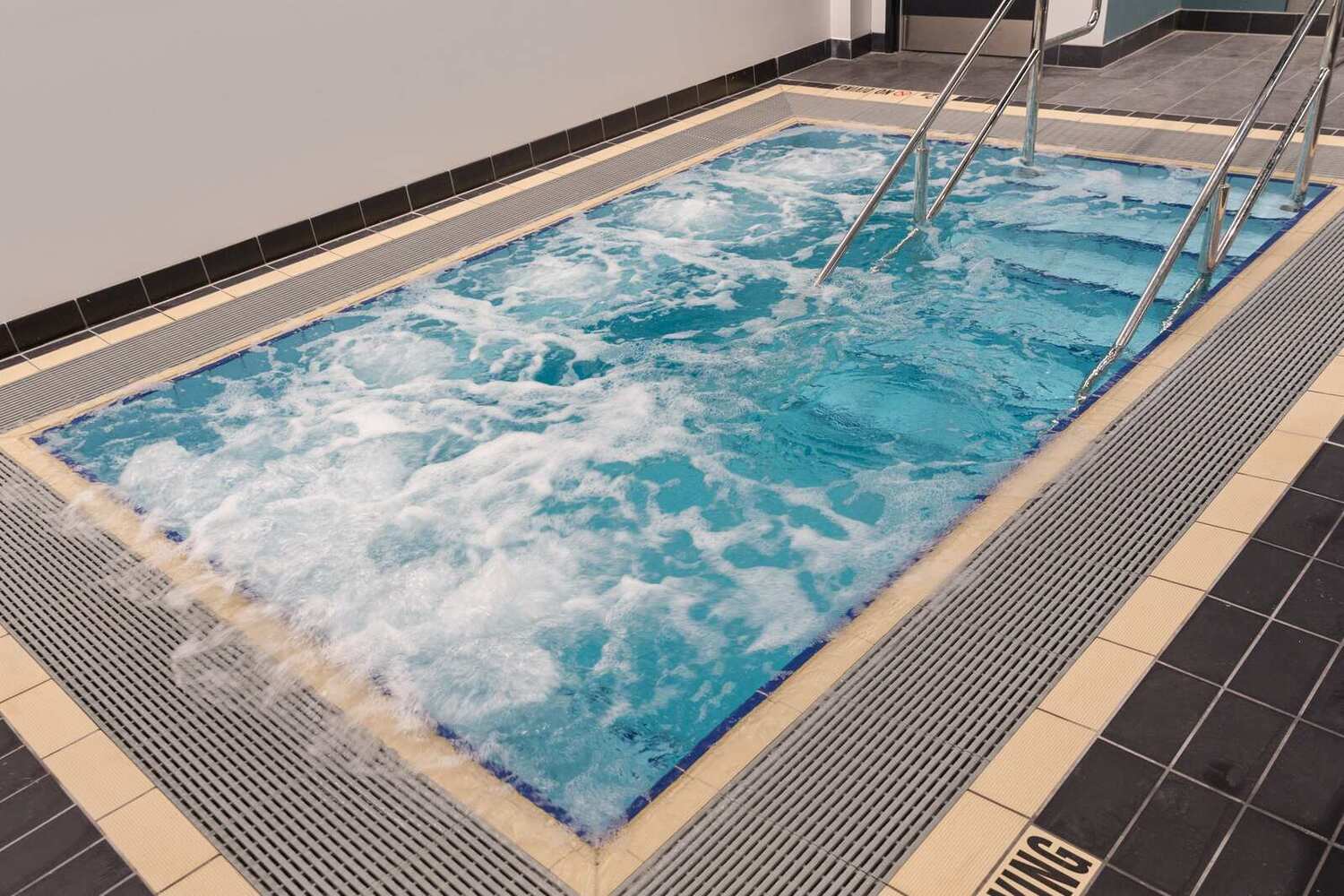 Rugby House concrete pool by Wright Pools