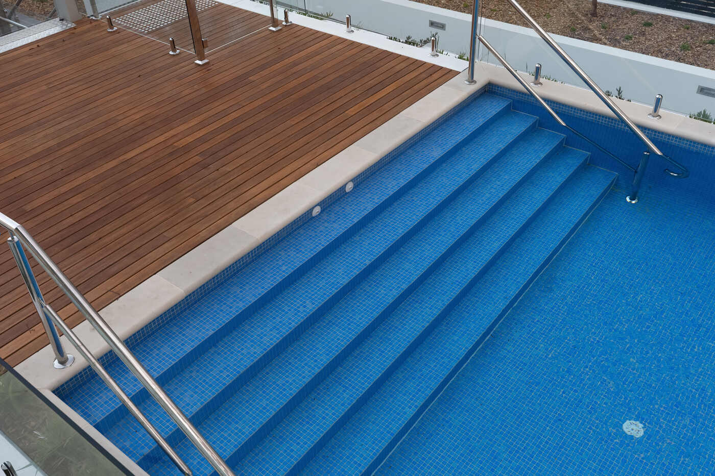 Tiled step entry into the communal pool, The Carl