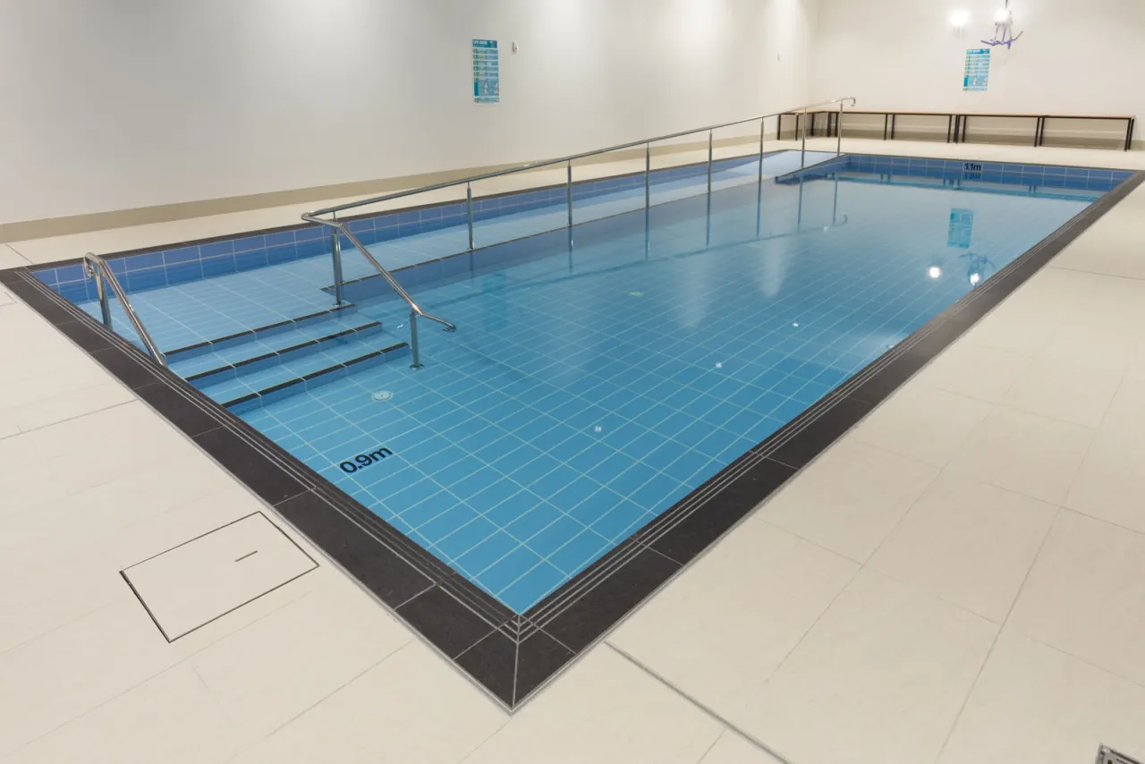 Hydrotherapy pool with ramp and stepped access, Waratah Private Hospital