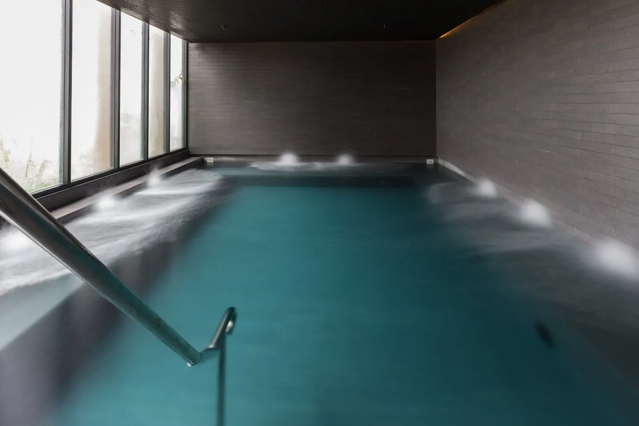 Spa with timber lining, Woolooware Bay Stage 1