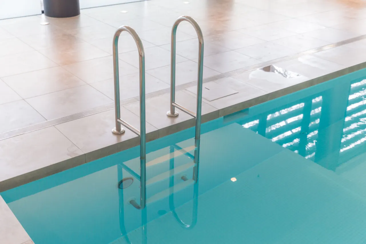 Step entry and handrail into the communal pool, Woolooware Bay Stage 1